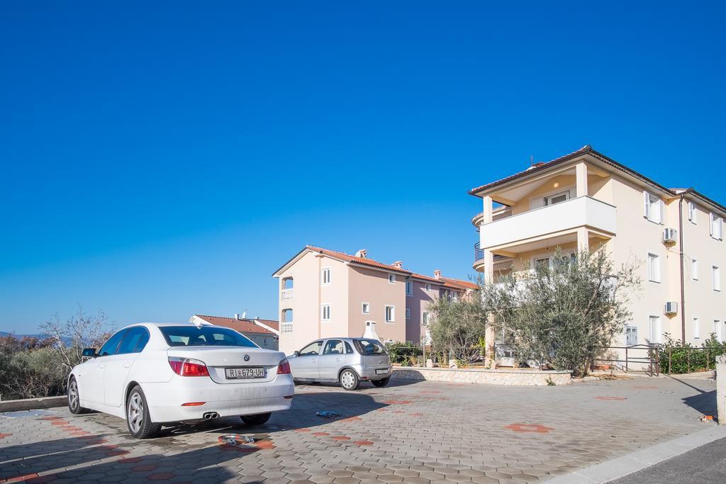 Apartment Ivana 2435 Малинска Экстерьер фото